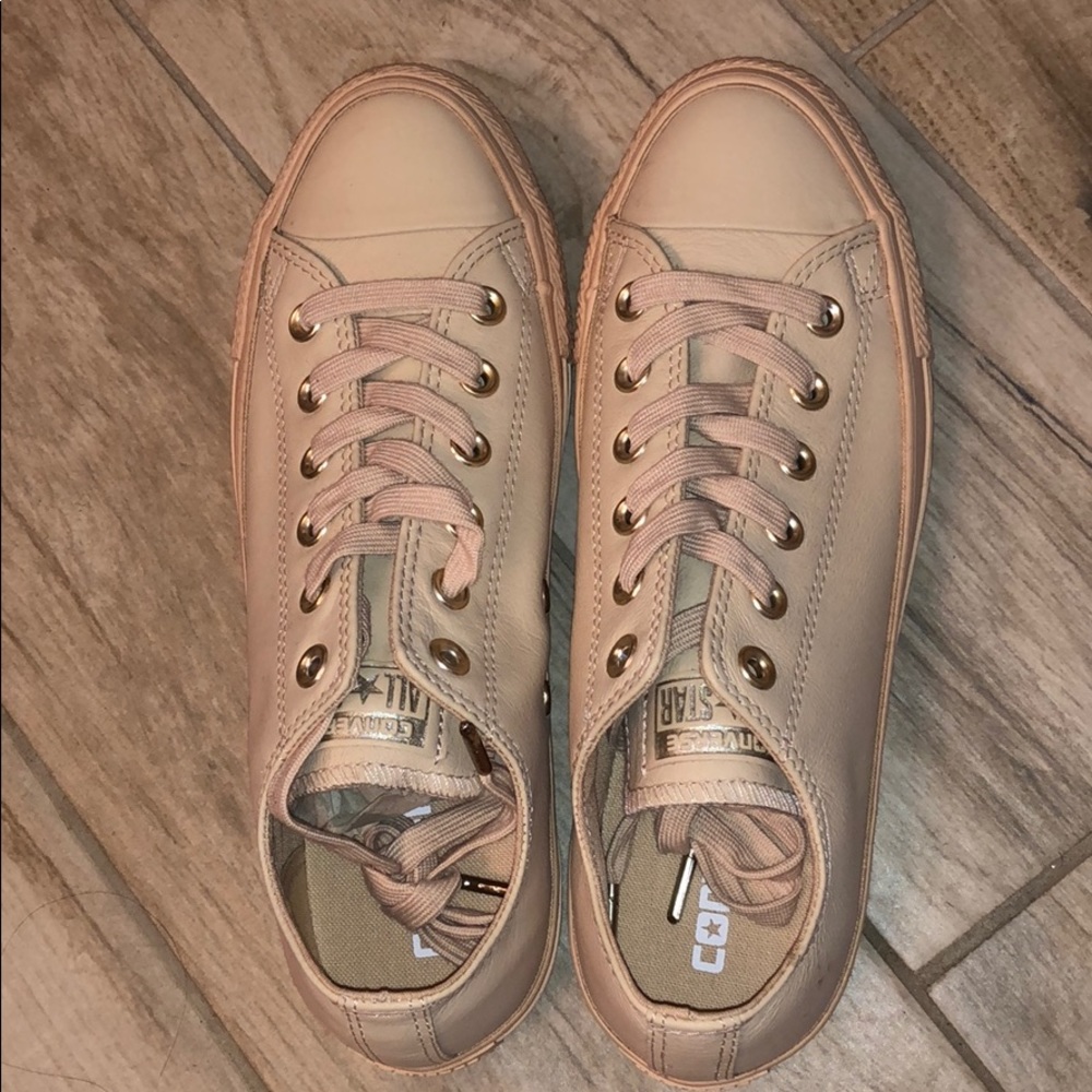 Nude Converse
